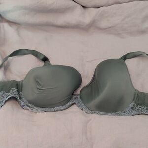 Wacoal Lace Trim Bra in Gray Size 38DDD